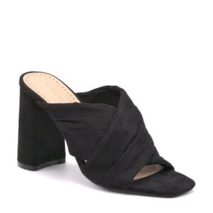 Adrienne Vittadini Genie Crossover Sandal in black microsuede